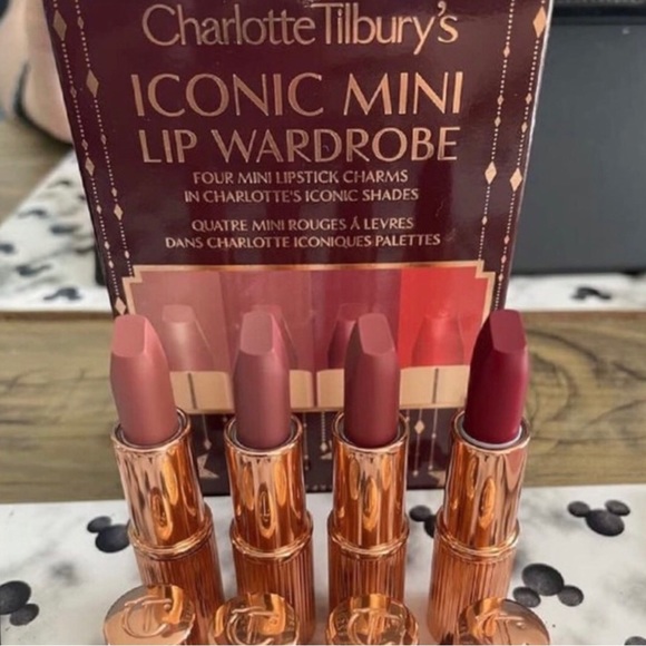 New! Charlotte Tilbury's Iconic Mini Lip Wardrobe 4 Lipsticks - Picture 3 of 13